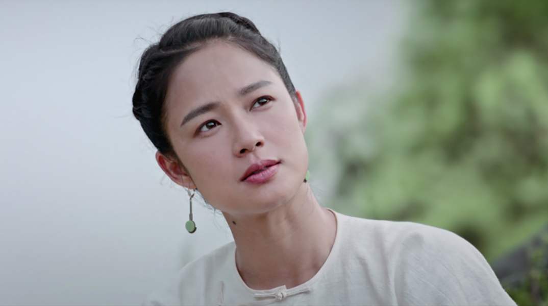 姜文镜头下的周韵即果敢又温柔就连疯癫起来都很惊艳