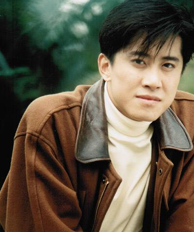 49岁毛宁与娇妻合照,老婆长相遭曝光,网友:比杨钰莹更气质