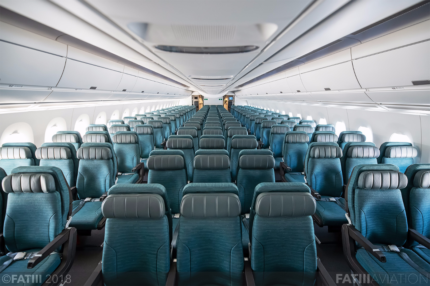 交付| 不止是更长,国泰首架a350-1000交付,细节又赢了