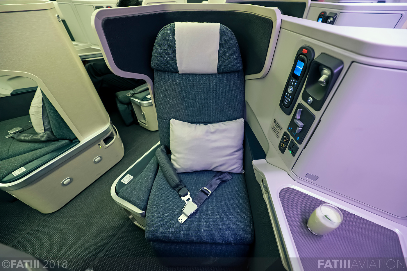 交付| 不止是更长,国泰首架a350-1000交付,细节又赢了