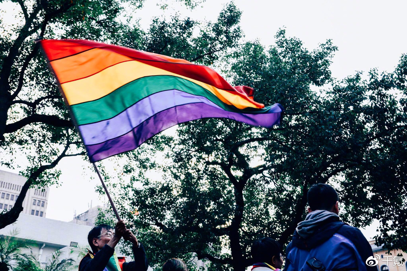 炎亚纶在lgbt平权的路上你并不是局外人