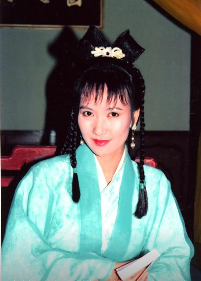 《新白娘子传奇》赵雅芝替身曝光,网友:颜值不输现在小鲜肉
