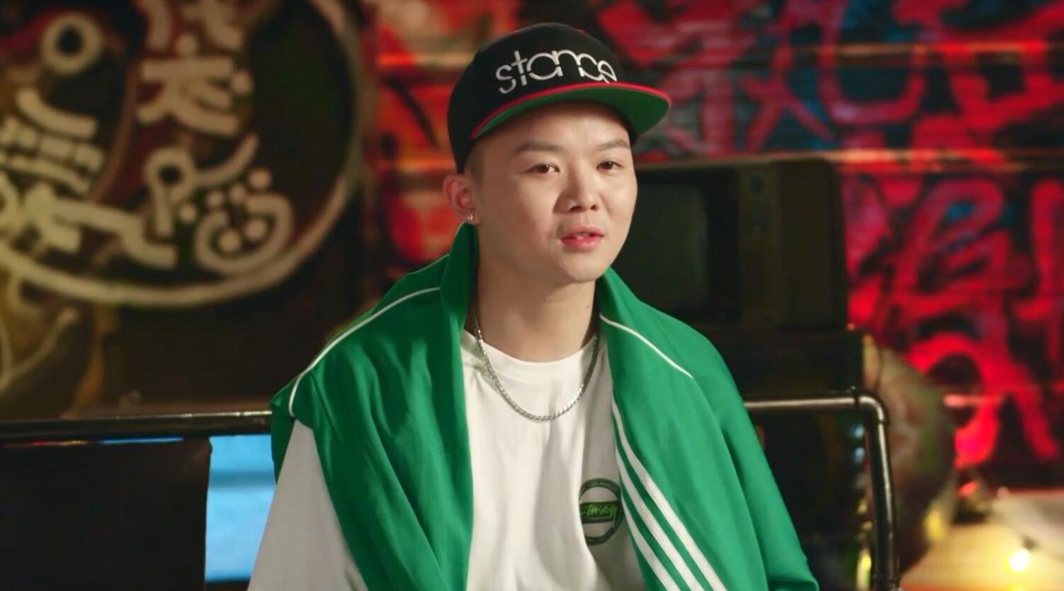 【热血教练场精彩花絮:杨凯放弃乒乓球改跳舞的原因竟是.】陈伟.