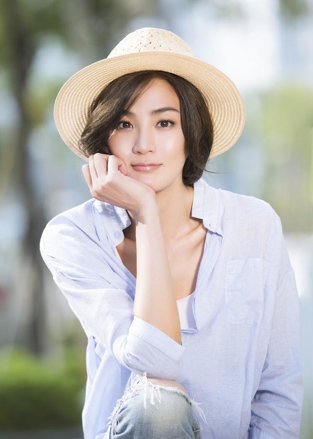 40岁洪小铃厉害了!白色背心 紧身裤少女感十足,网友:年轻20岁|洪小铃|