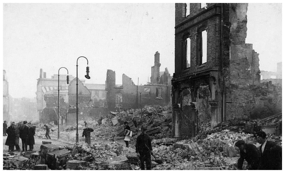 英爱战争掠影爱尔兰人在伦敦街头跪地祈祷战争赶快结束