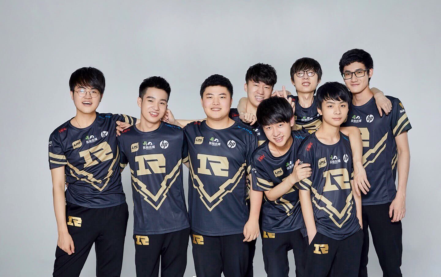 rng战队疑似签约斗鱼平台,网友心生惶恐:这波怕是要凉凉咯!