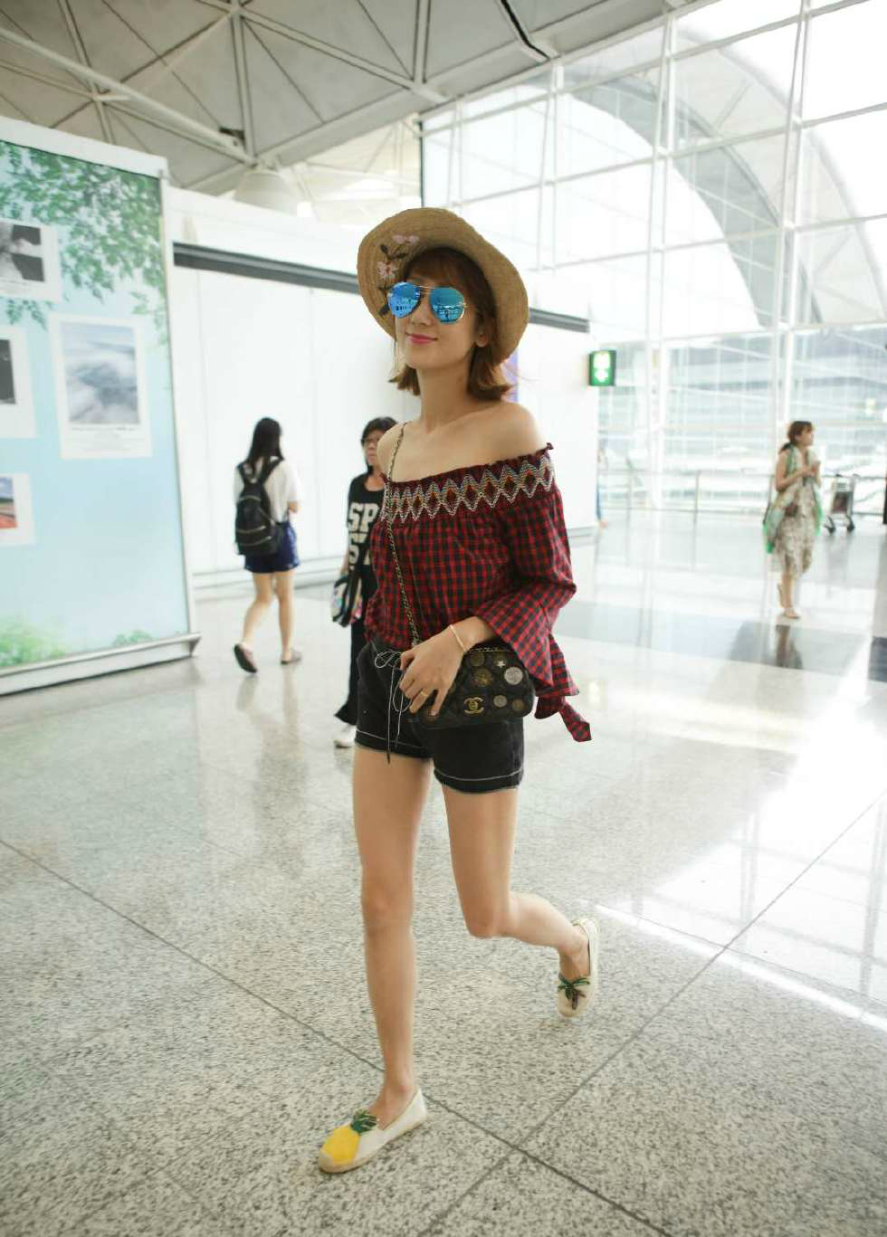 最佳身材,环球比基尼小姐还是服气的|陈浩民|蒋丽莎|身材_新浪新闻