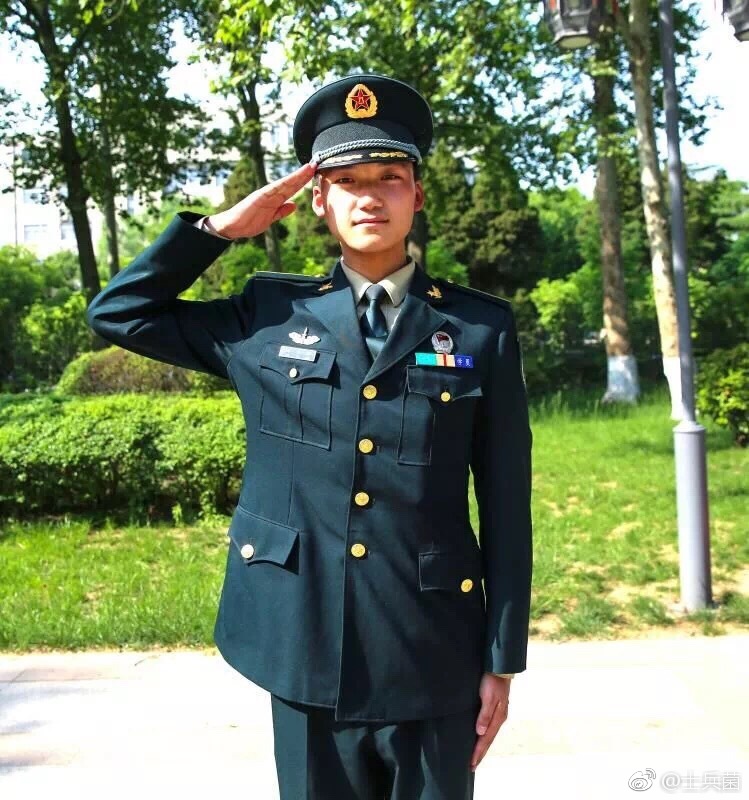 为母校代言学弟学妹我在火箭军工程大学等着你