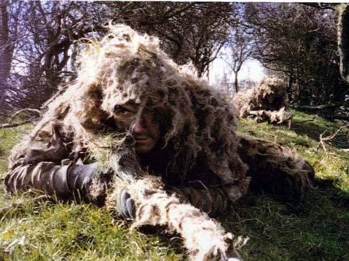 实战中狙击手为什么要伪装狙击枪老兵说出真相让人非常意外