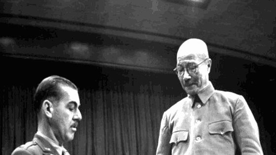 被判刑的罪犯家属就一直以此为借口"鸣冤叫屈",而巴尔则成了日本最好