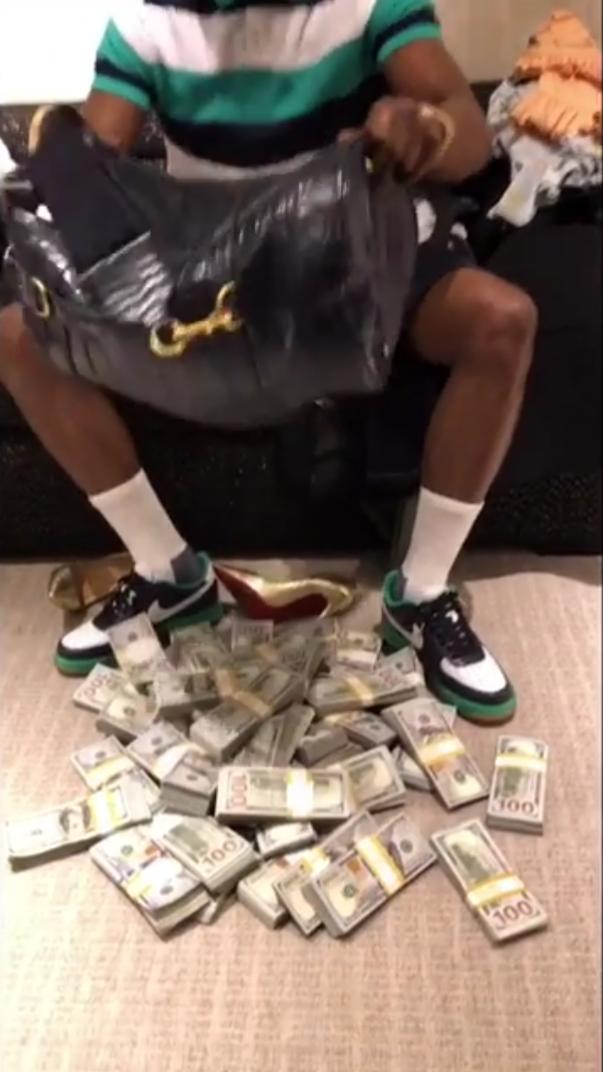 拳王梅威瑟一天两次炫富,带女友买衣服直接掏出1000万