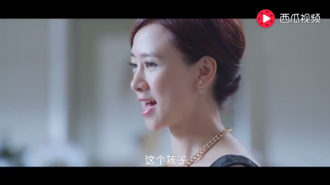 时小念在家里难过得痛哭流涕,宫欧在那头看着她揪心得疼