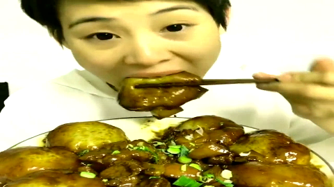 美女吃妈妈的拿手菜