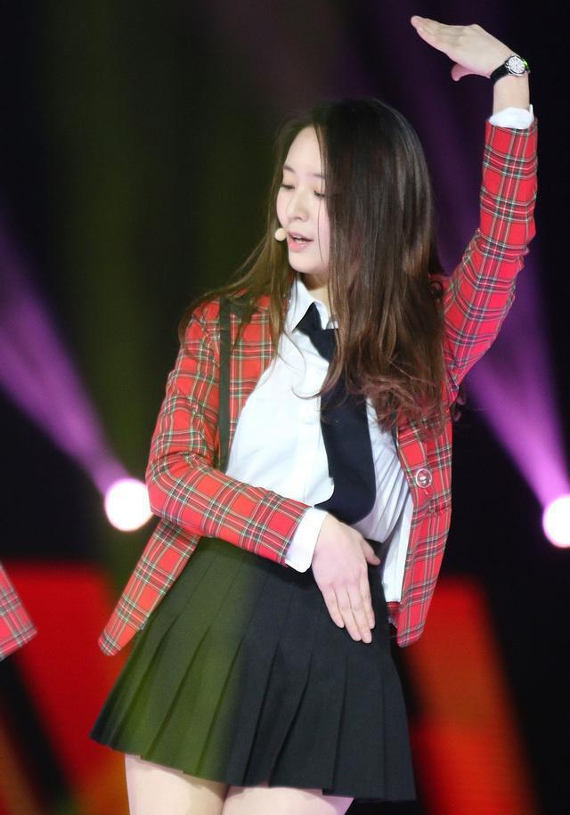 郑秀晶:舞台上的她非常认真,天生就是女神