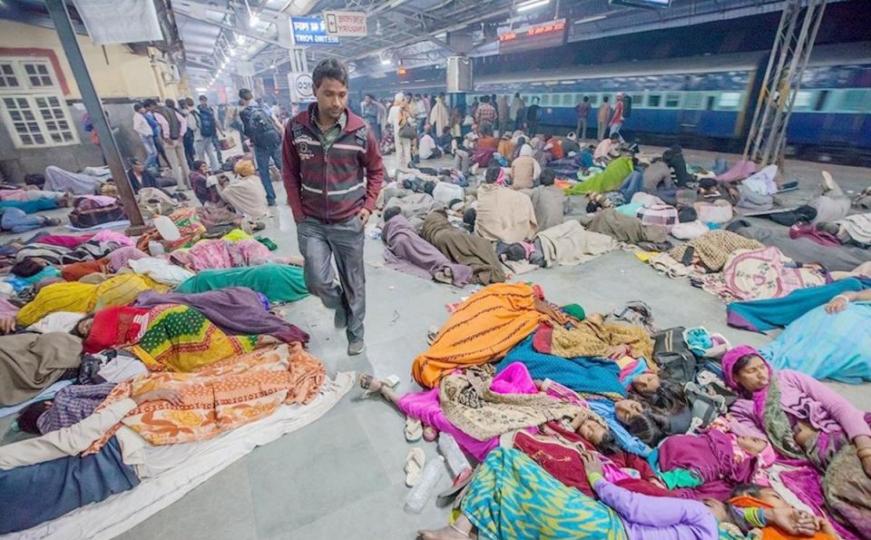 印度街头真实一面露天厕所和苦行僧成特色