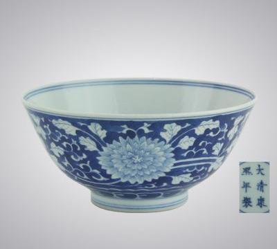 一展盛世风华: 康熙青花缠枝菊纹碗_新浪新闻