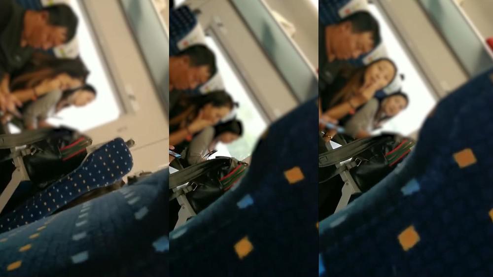 女子车厢里高声发语音被劝 怒怼我掏钱了