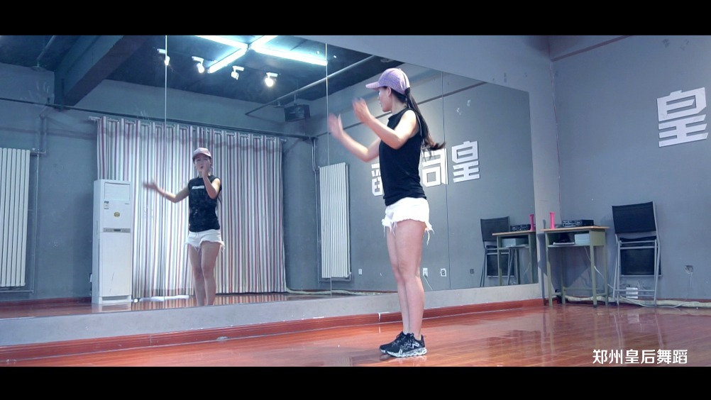 最近超火的舞蹈 绝地求生配乐98k舞蹈教学 吃