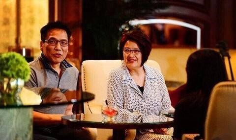 李亚男父亲李群力,母亲朱如翠均毕业于上海徐汇工业大学.