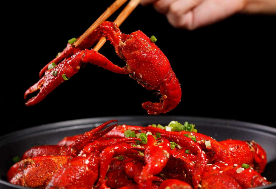 从后脑勺辣到心尖的长沙地道口味虾,长沙美食口味虾你敢吃吗?