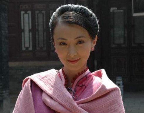 凭《倚天》丁敏君成名,遇渣男遭暴打人财两空,年近40仍貌美如花