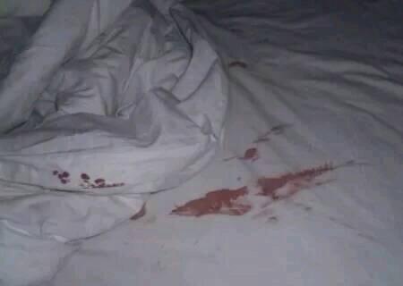 准备送笑笑去幼儿园,然而刚将女儿叫起床,就发现女儿的被子上染有血迹