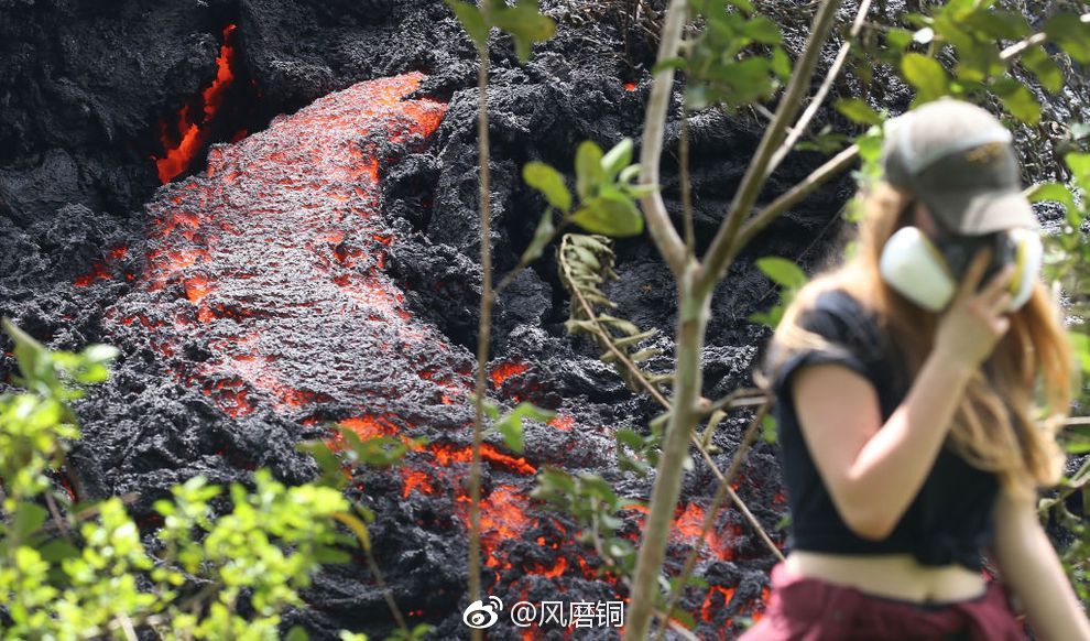 2018年5月,夏威夷岛基拉韦厄火山爆发喷出的