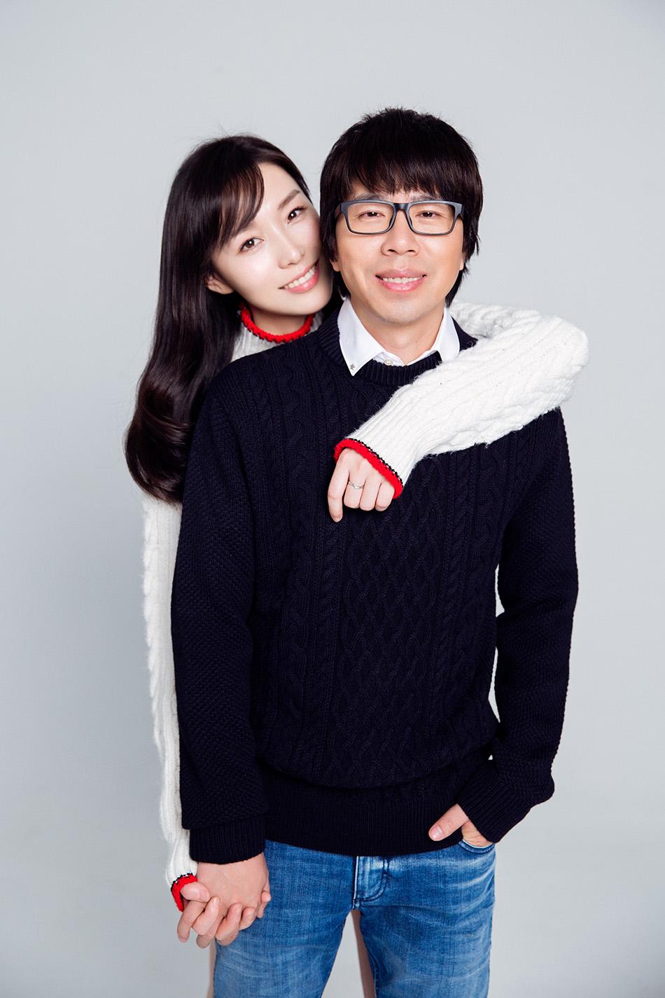 李健39岁妻子是清华博士高中一见钟情曾n次被星探拦截拍mv