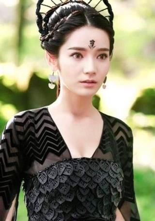 第二:代斯,《三生三世十里桃花》中饰演心地善良的妖族公主胭脂,她是