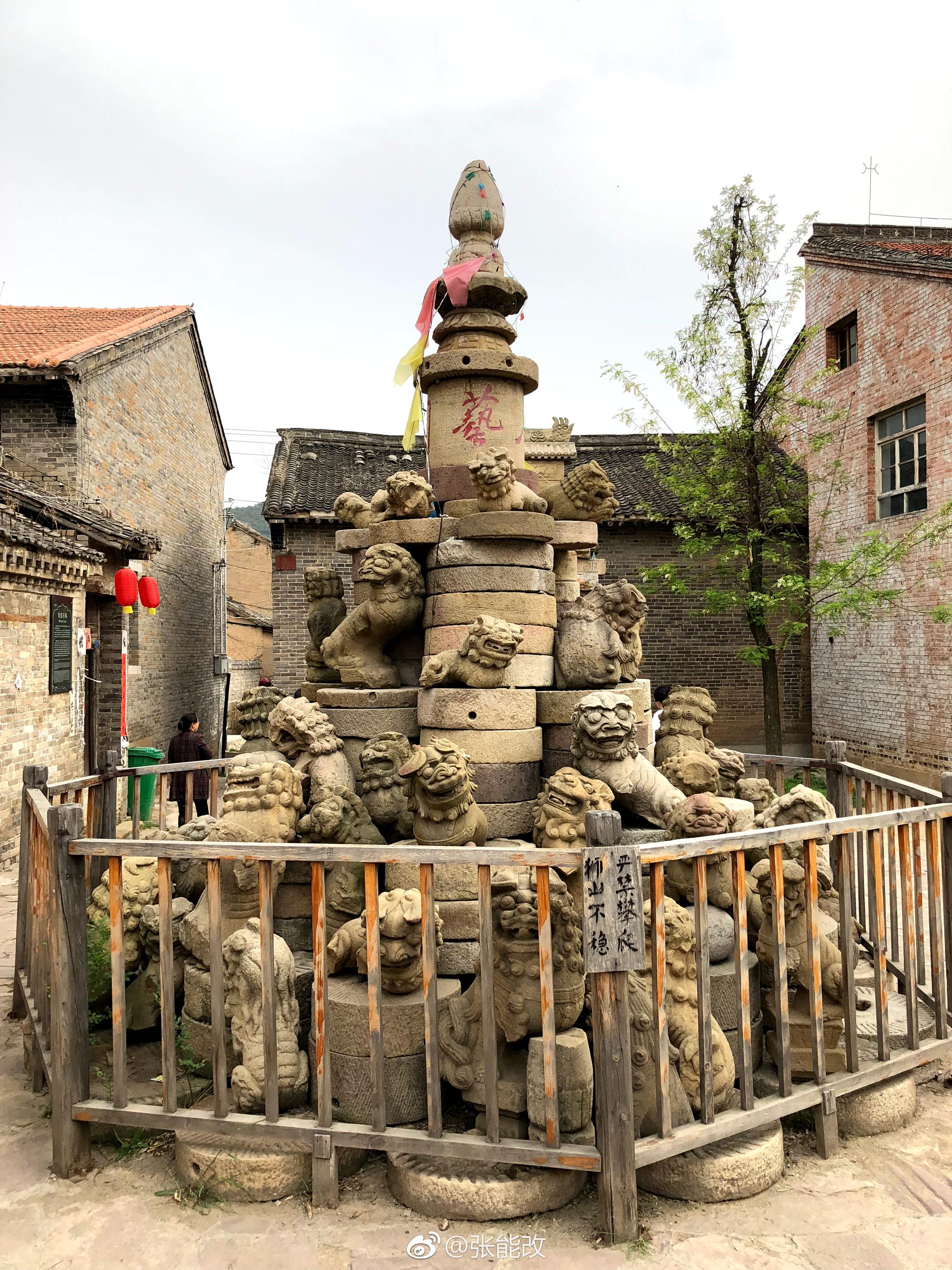 良户村被誉为一座活着的太行古村落,位于高平市西部