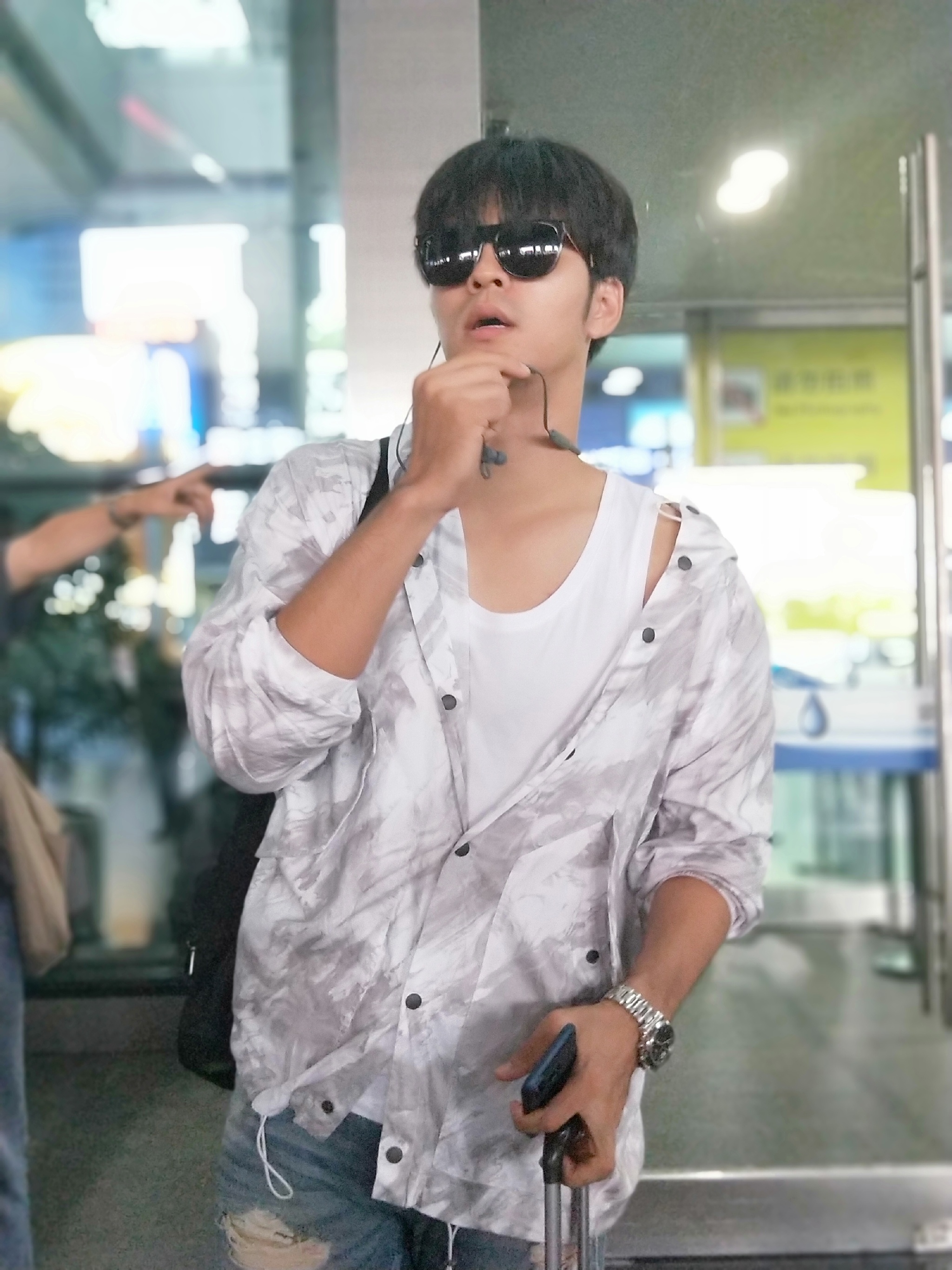 盛世小哥@徐峰jason 又来成都啦~~说,你是有多爱成都