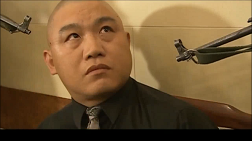 《征服》里第一集被抓的赵小军,来头非常大,堪称剧中最强boss