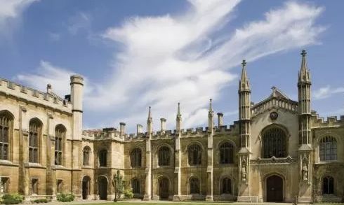 2018QS排名--最受雇主欢迎的顶级商学院!