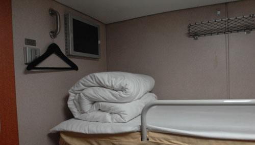 所以价格自然不同,普通人通常选择硬卧车或硬座,而软卧车很少是首选