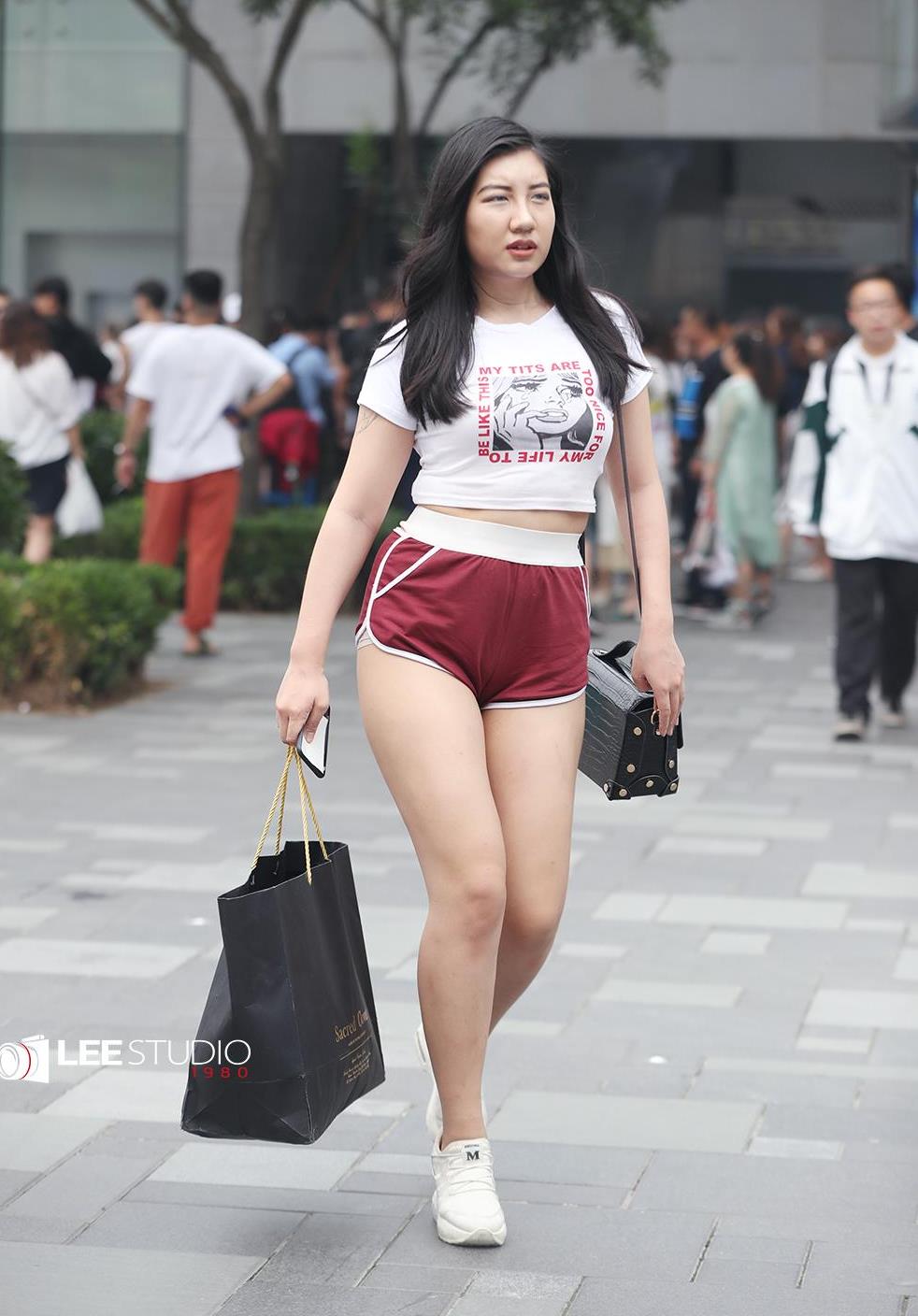 肉感的女生离肥胖的女生有多远