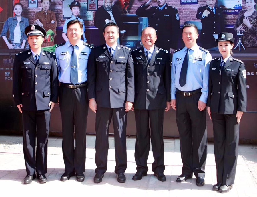 由张国强,李博,于月仙,李琦等主演的喜剧题材电视剧《明天我休息》