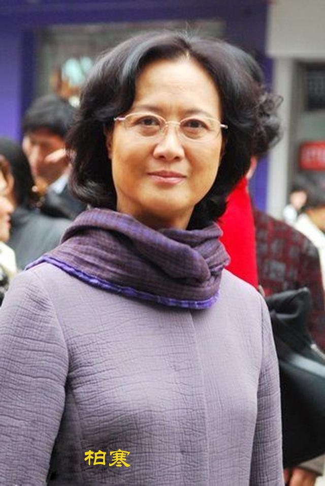 国家一级演员,幼年丧母中年丧夫,56岁辞世将遗体捐献医疗事业