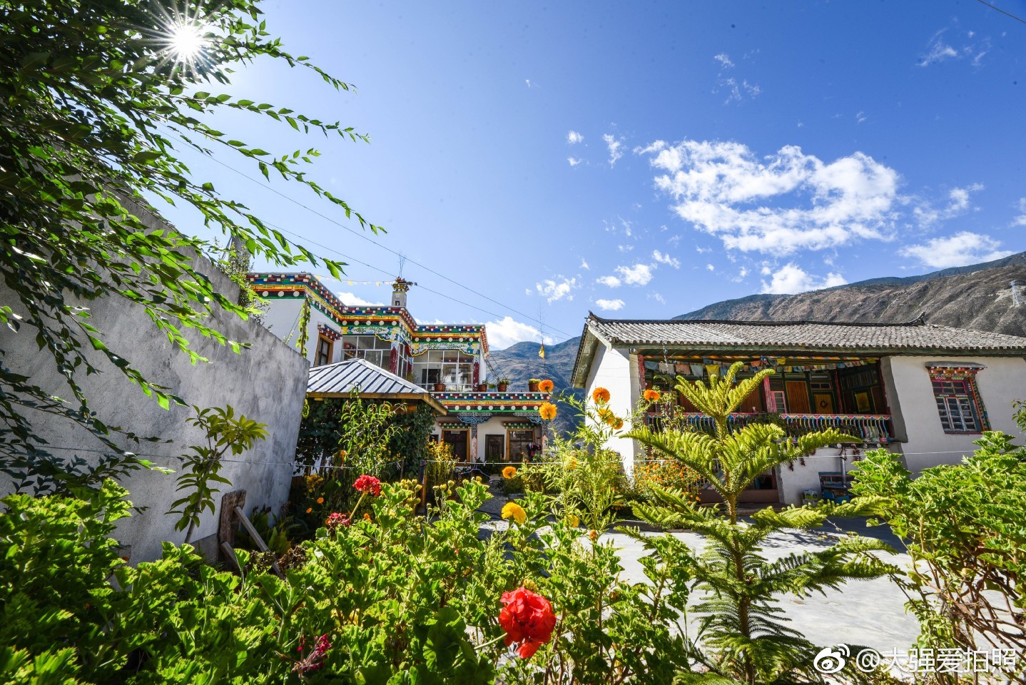 得荣县瓦卡镇在2013年的8月28日和31日,连续发生5.1和5.9级强地震