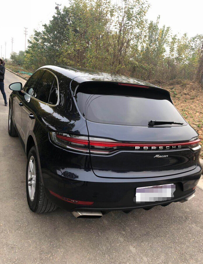 61w喜提新保时捷macan,内饰比卡宴好看,贯穿式尾灯真不错-新浪汽车