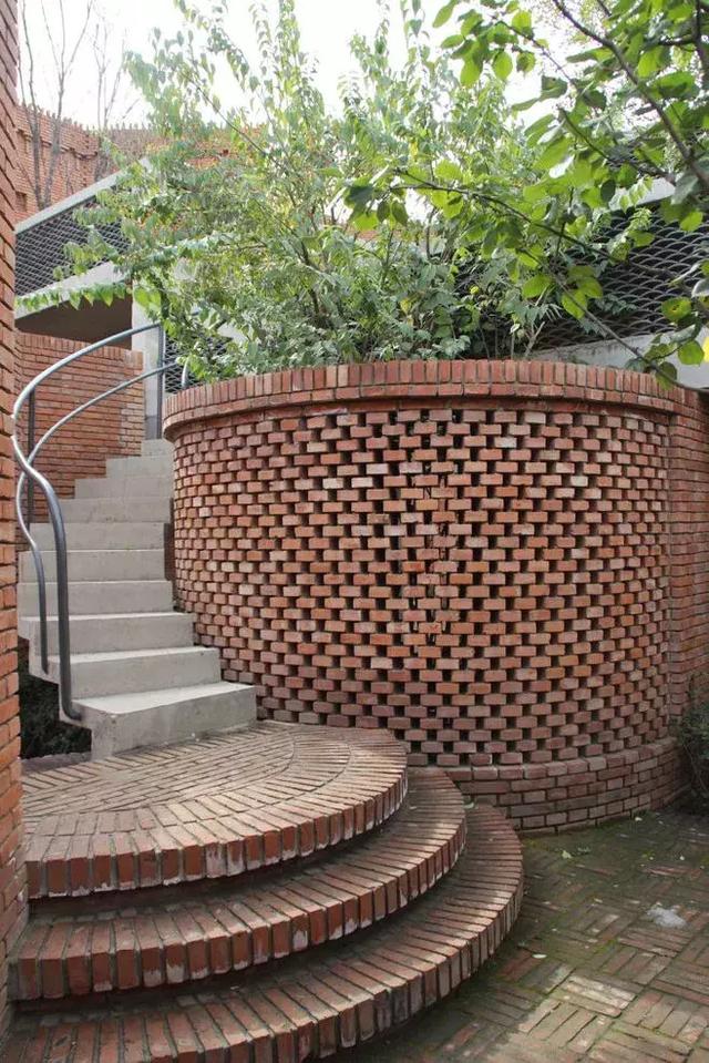 红砖除了盖房子,还能这么玩,真让人大开眼界