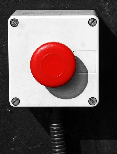 核按钮如何运作?和你想的完全不同,其实是一部卫星电话