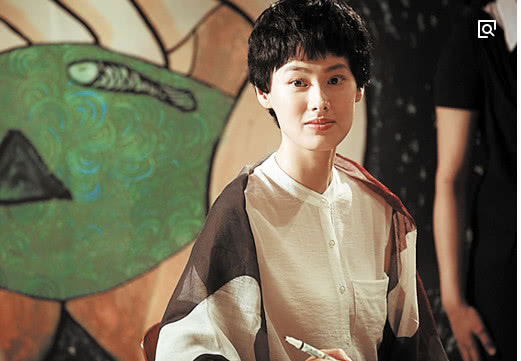 她是千亿富豪旧爱,今29岁今非昔比要复出?