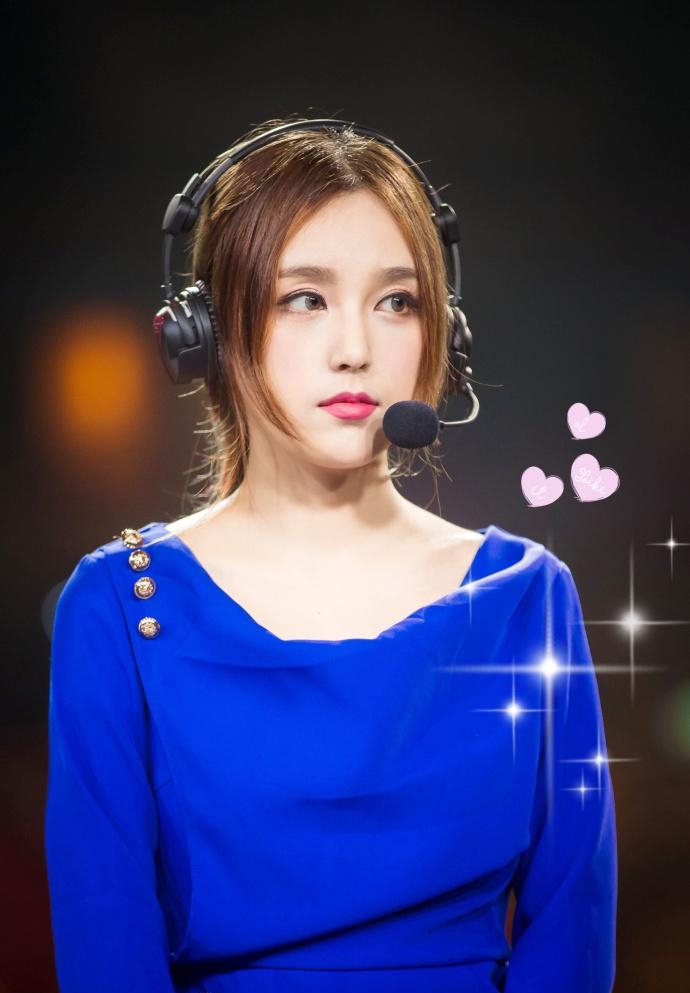 lol女主播素颜大比拼余霜和司马老贼撞脸骚男得意的笑了