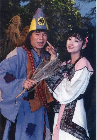 台湾演员周明增在1995年的《济公活佛》里也扮演了济公,但大陆好像没