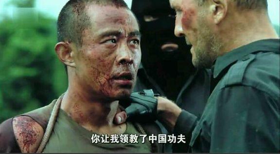 在布什突击行动中,中国士兵的英雄形象生动地展现出来.