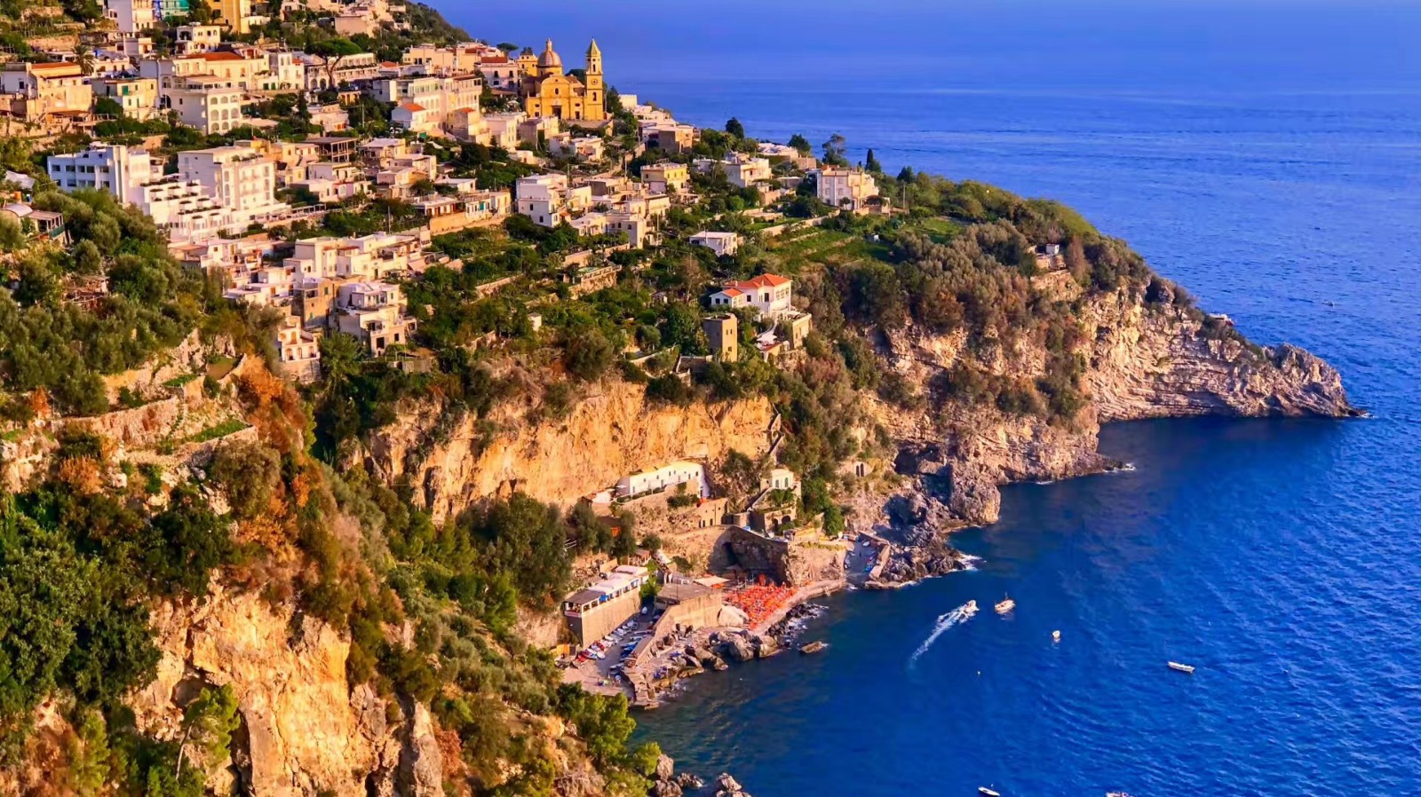 作为世界文化遗产的意大利阿马尔菲海岸,被美国《国家地理》杂志评为