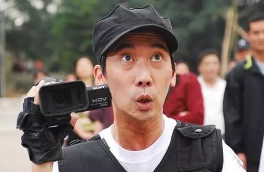 香港喜剧"状王",比肩周星驰,患癌隐退6年如今54岁无人知