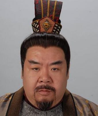 他曾被侄儿当成猪圈养 赐封"猪王",差点被宰!却最终逆袭称帝