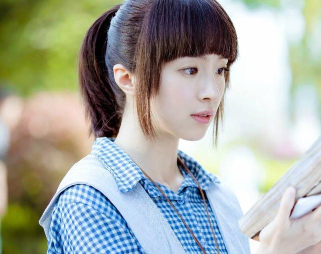 《旋风少女》戚百草的多套衣服,最后一套让杨洋看了以后超动心!