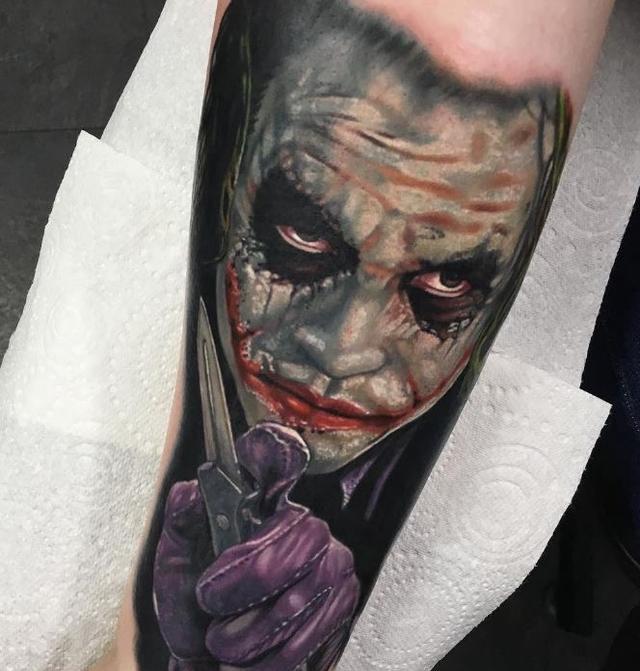 独一无二的小丑希斯莱杰tattoo